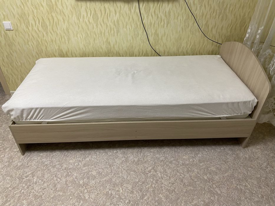 Продам отличный матрас б/у