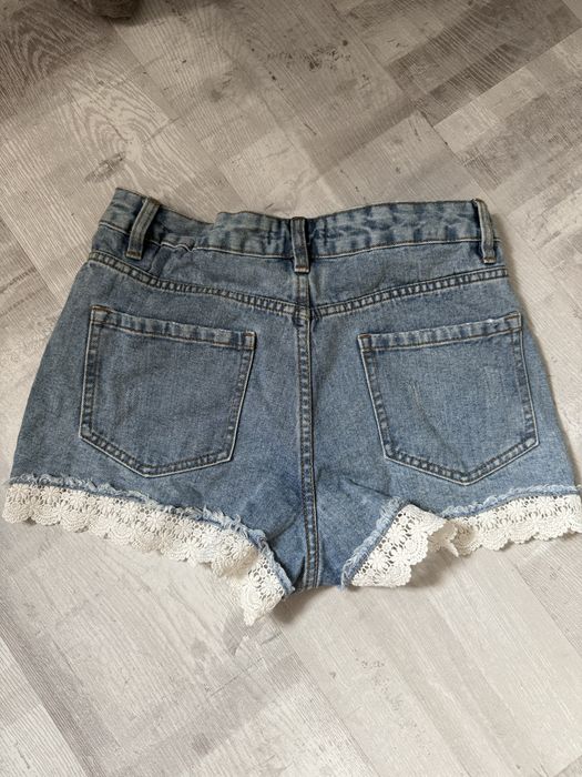 blugi denim cu dantela