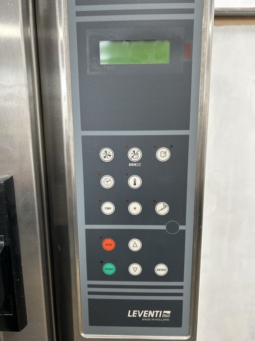 Професионален Конвектомат Leventi