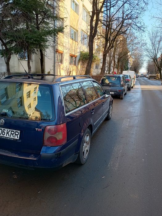 Vînd Volskwagen pasat din 2003