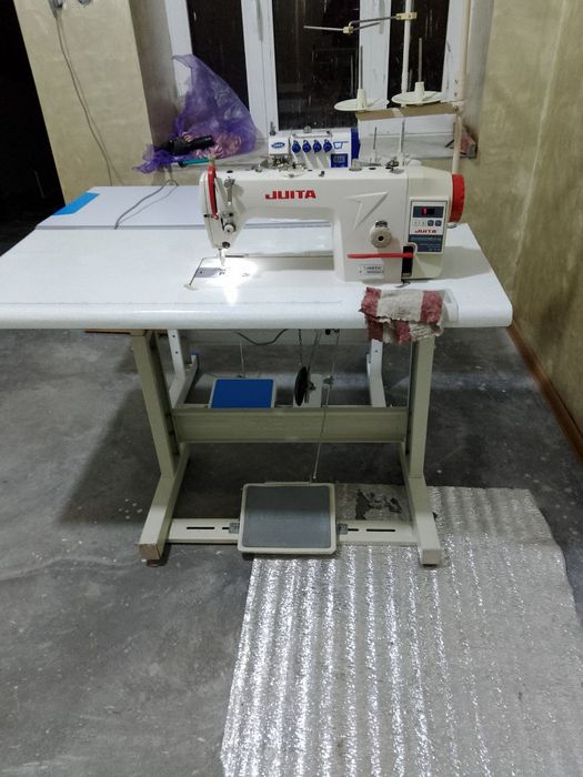 Juita tikuv moshinkasi sotiladi