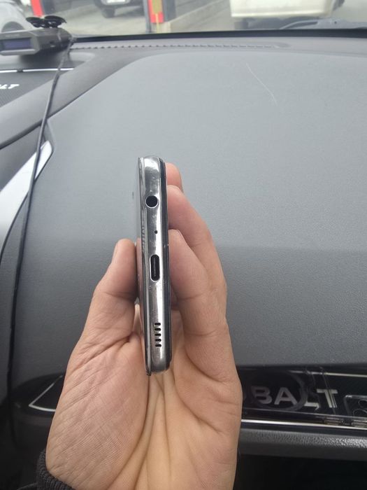 Samsung galaxy A52 8/256 idialniy