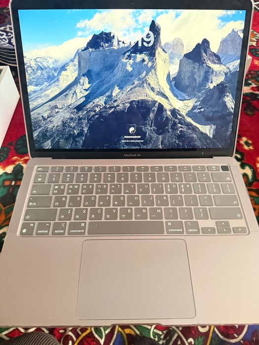 Macbook air M1 8/256