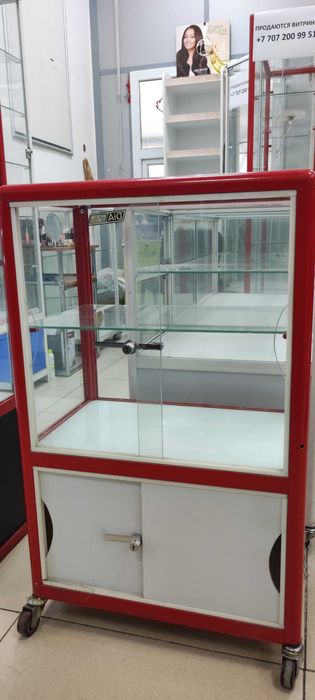 Продам витрины для небольшого отдела.