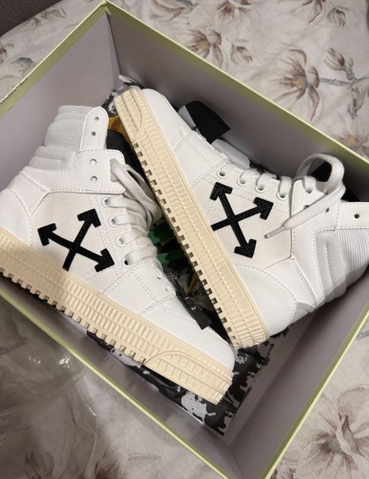 Off White Court 3.0