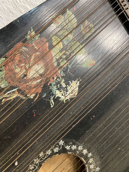 Немски струнен музикален инструмент - цитра