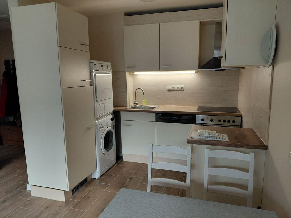 Дава се под наем Двустаен апартамент в София, Витоша - 60 кв.м за 648.21 € - Снимка #3