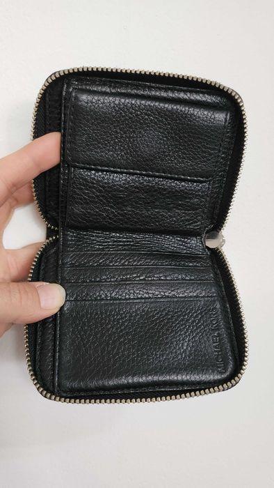 Дамски кожен портфейл на Michael Kors