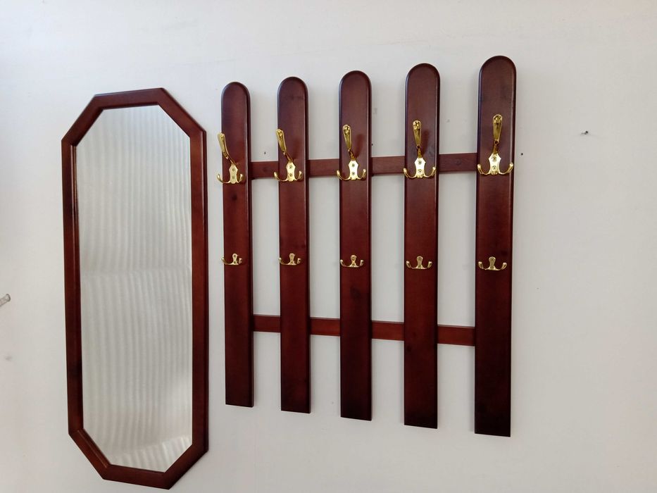 Портманта - закачалки и огледала от масив.