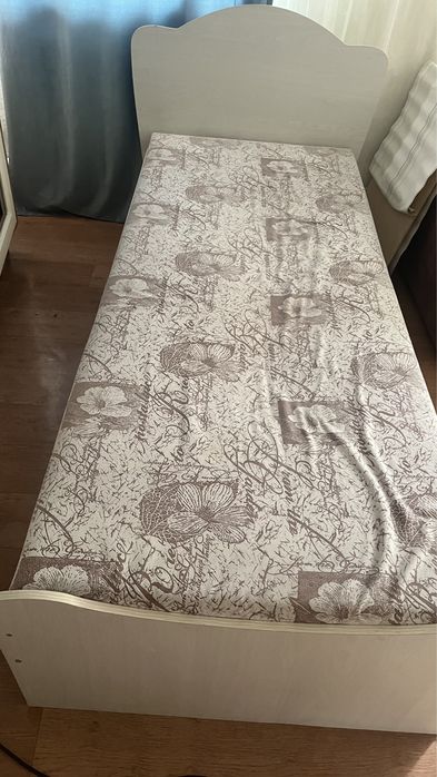 Продам односпальную кровать