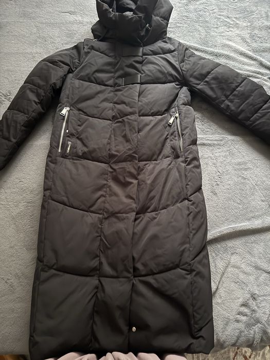 Продам пуховик длиный срочно 14000