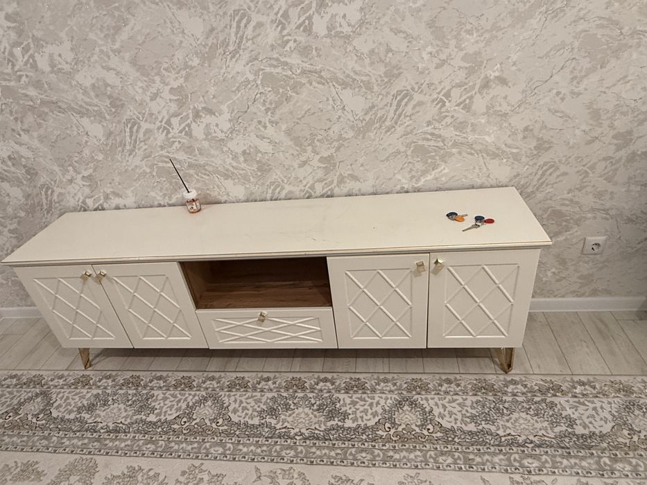 Продом тумбу под тв