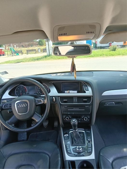Dezmembrez Audi a4