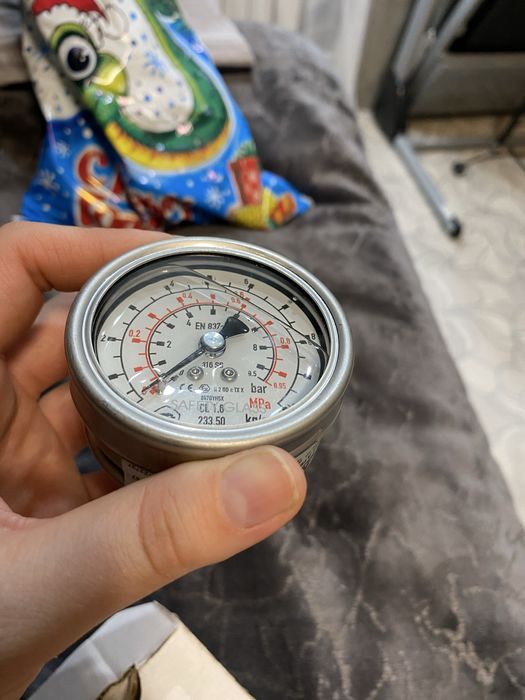 Продам  гидравлический манометр