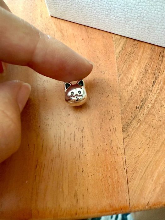 Оригинални Pandora гривна и висулки – сребро, позлата