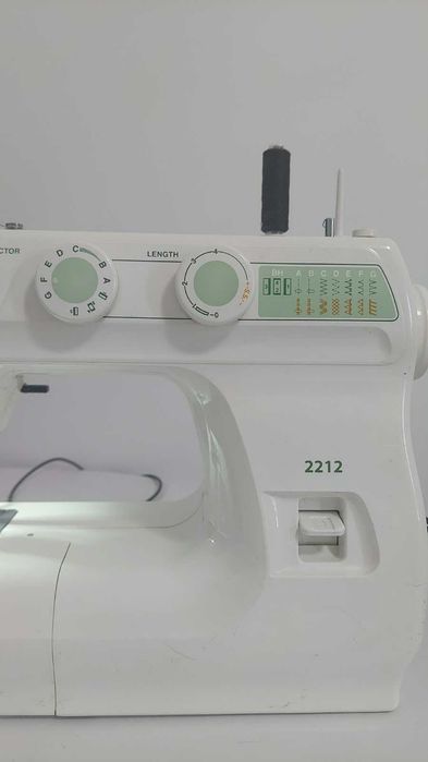 Швейная машинка Janome 2212