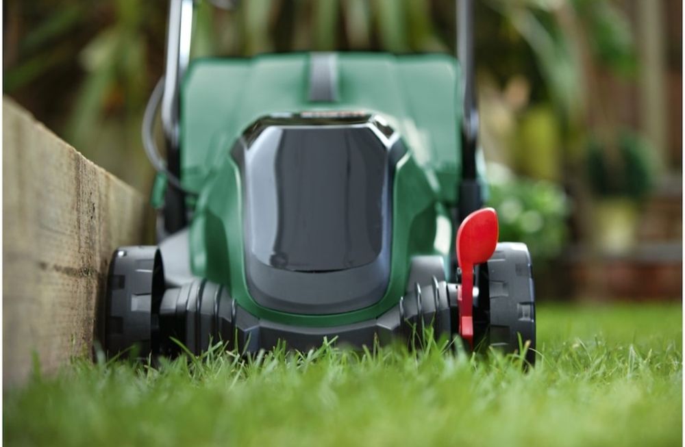 Masina de tuns gazon / iarba pe acumulator Bosch