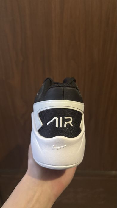 Nike кроссовки НОВЫЕ