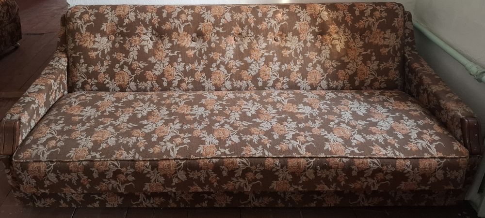 Б/У Диван и  два Кресло можно перетянуть