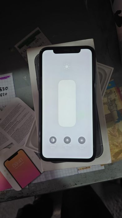 IPhone 11 с гарантией