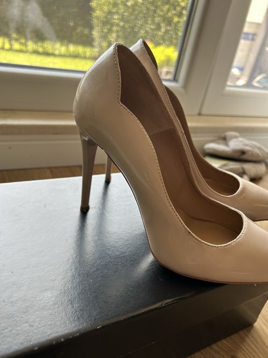 2 чифта обувки на ток за 25€