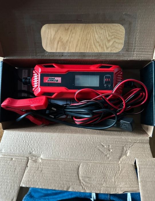 Redresor auto/moto inteligent Ultimate Speed ULGD 5.0 B1 - Afișaj LCD