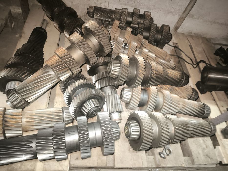 Продам запчасти каробки  ZF 151 221.