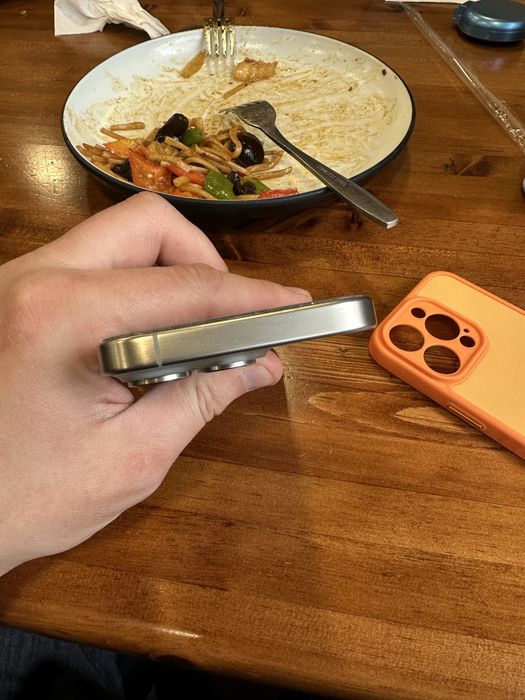 Продам или обмен Iphone 15 pro 256