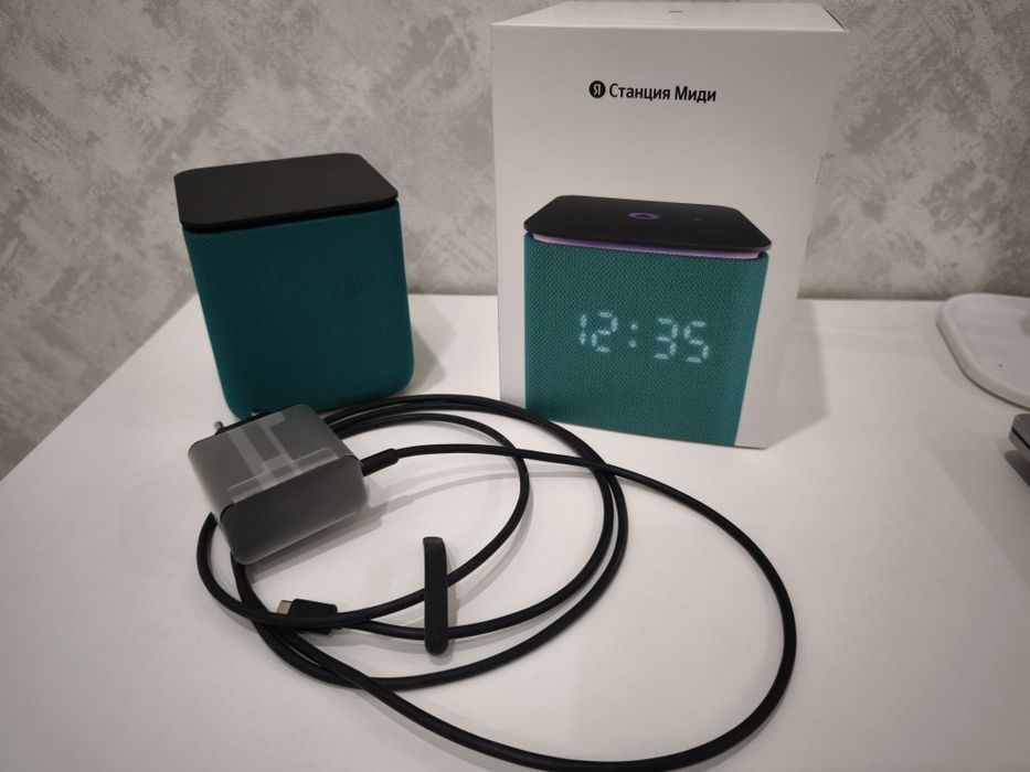 Продам Яндекс станцию Миди