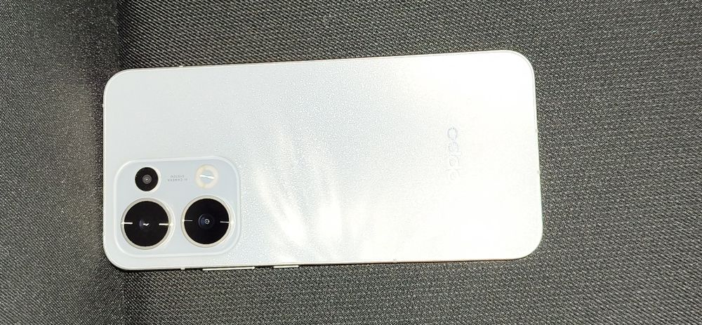 Oppo reno 13 5g (12/256 gb)