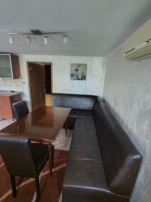 Închiriez casa cu două camere