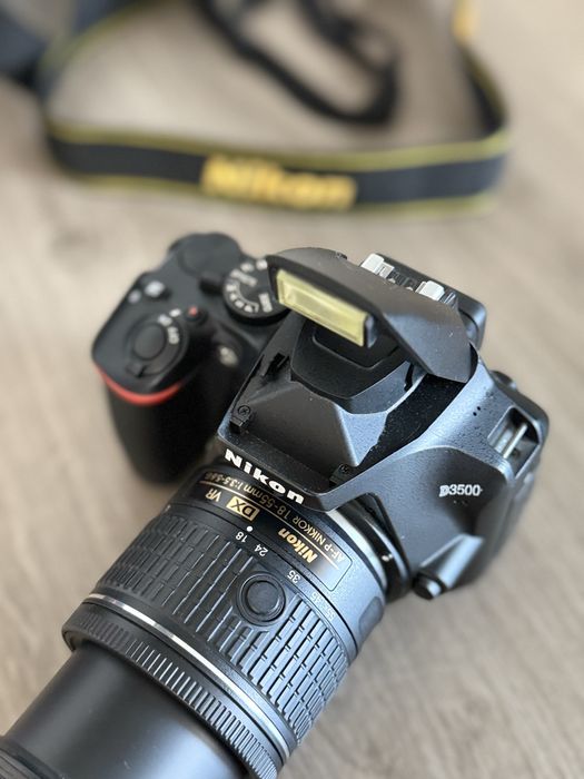 Aparat foto DSLR Nikon D3500 + obiectiv + accesorii