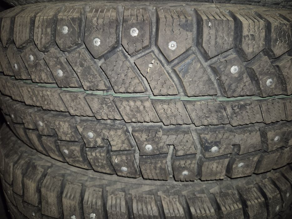 Продам шины на кобаль 15 размер