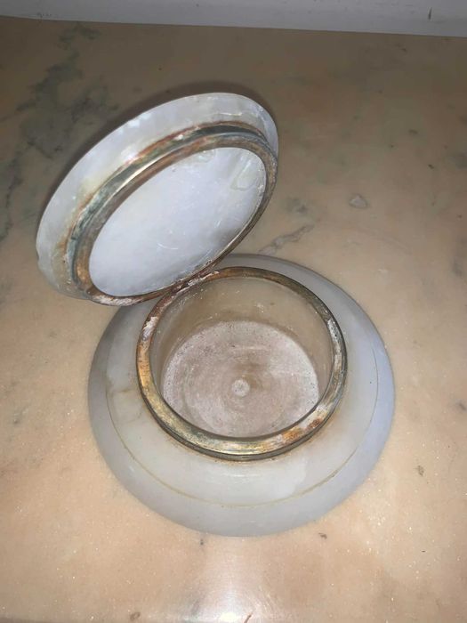 Caseta de bijuteri din piatra alba Alabastru