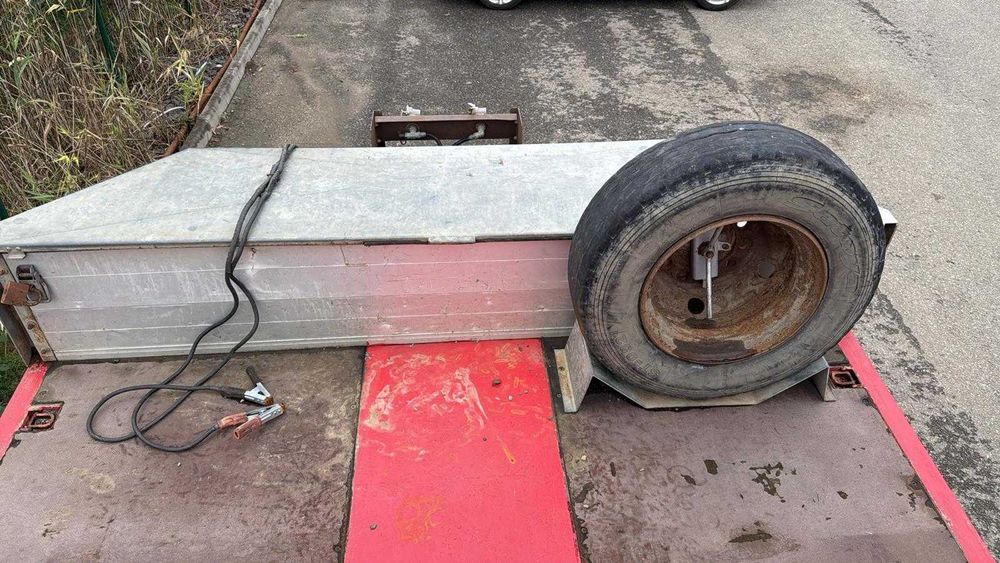 Trailer Wielton 4 axe, 2013, 1 axa liftanta, 1 axa viratoare