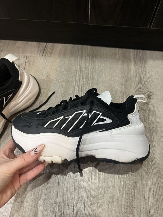 Маратонки Adidas