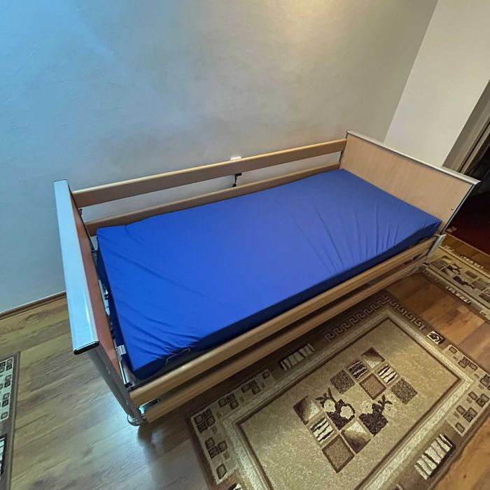 Pat electric medicinal cu telecomanda reglabil pe sectiune si inaltime