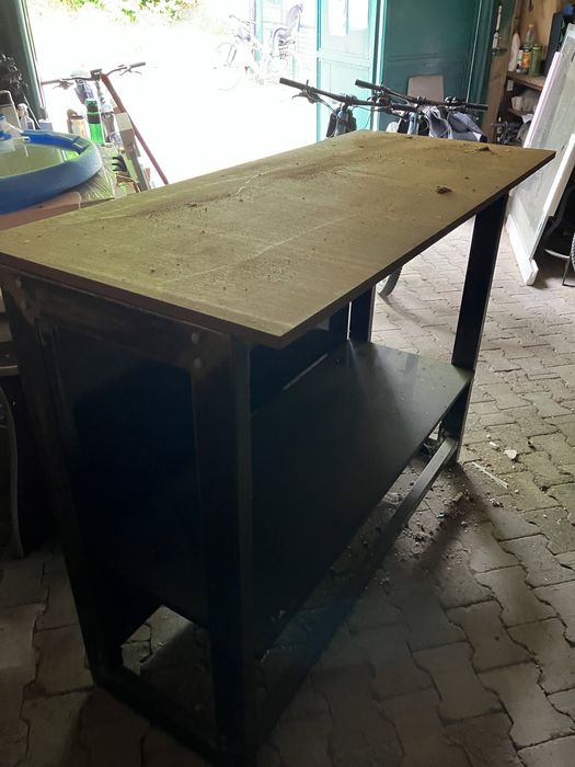 Banc de lucru foarte solid 150/50 cm