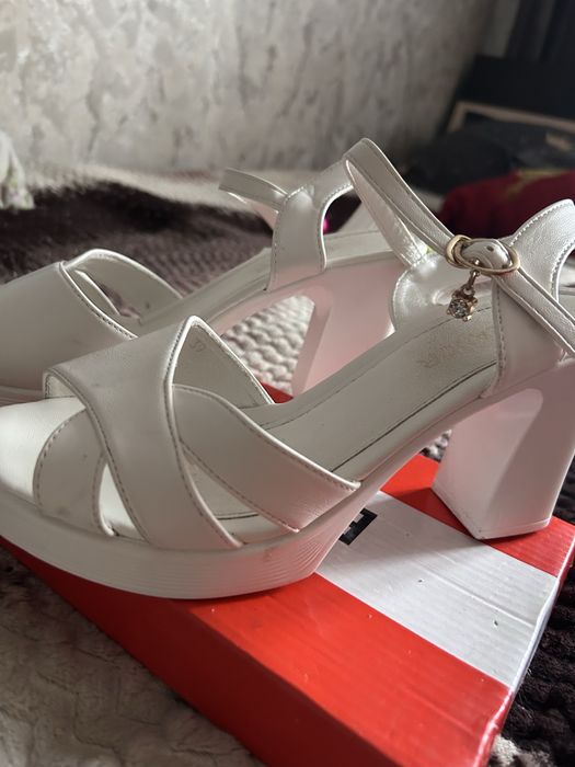 Срочно продам туфли !