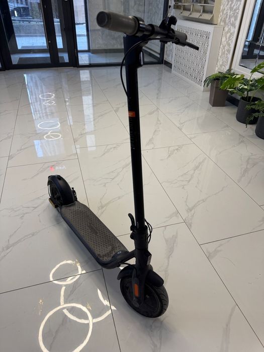 Продам электросамокат Ninebot f20A ориг