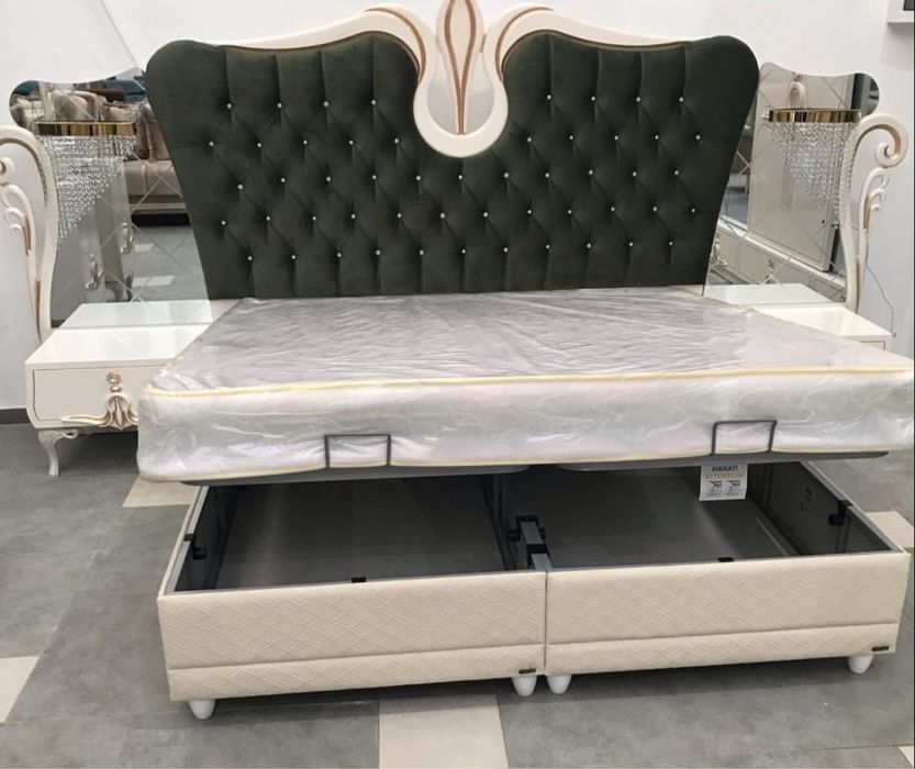 Спальный гарнитур