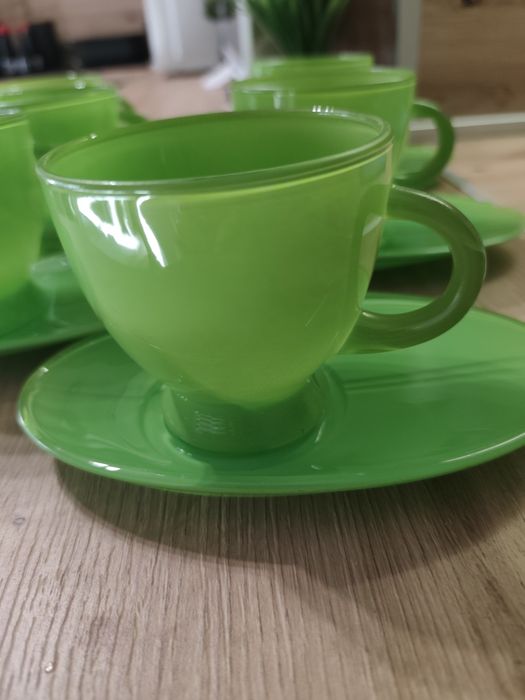 Продавам зелени чаши за кафе/чай
