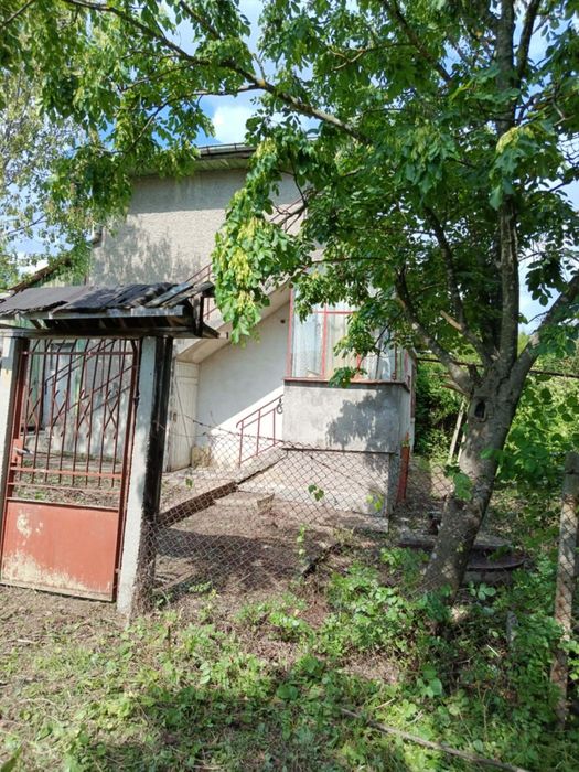 Двуетажна вила Драката