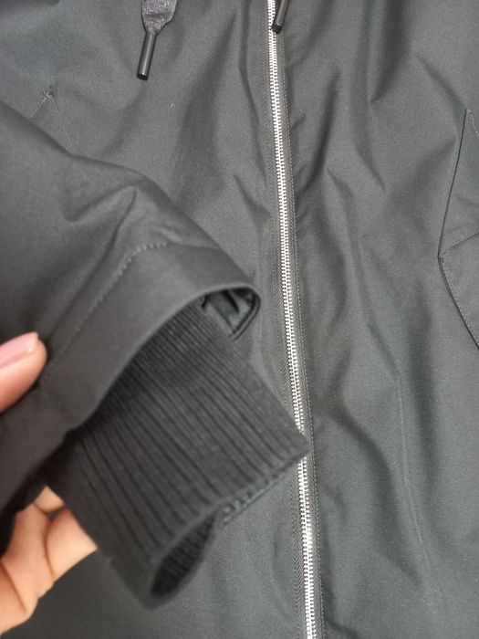 Продам зимнюю куртку)))