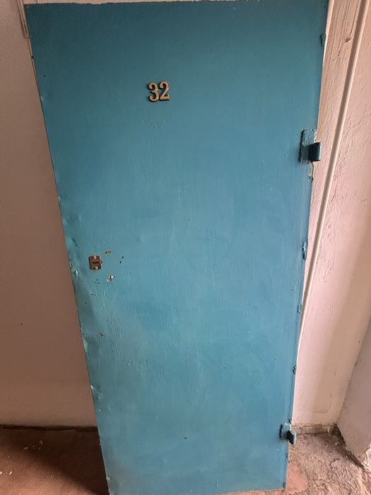 Продам входную дверь