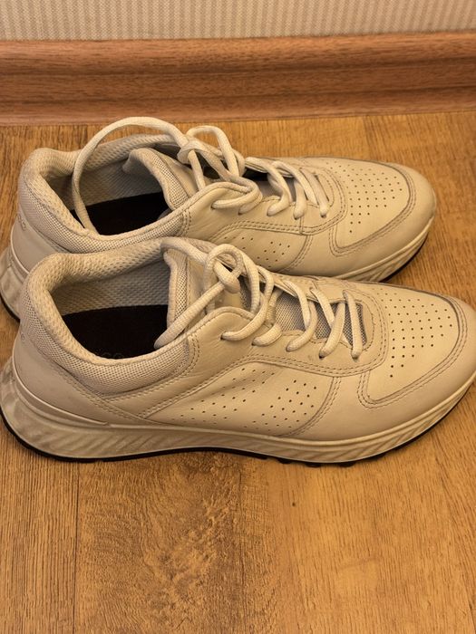 Кроссовки кожаные ECCO в идеальном состоянии