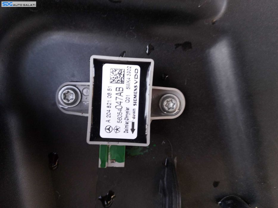 Macara Electrica pentru Geam Sticla de pe Usa Portiera Dreapta Fata Fiat Freemont 2008 - 2016 Cod 963197 A2048210651 [L1236]