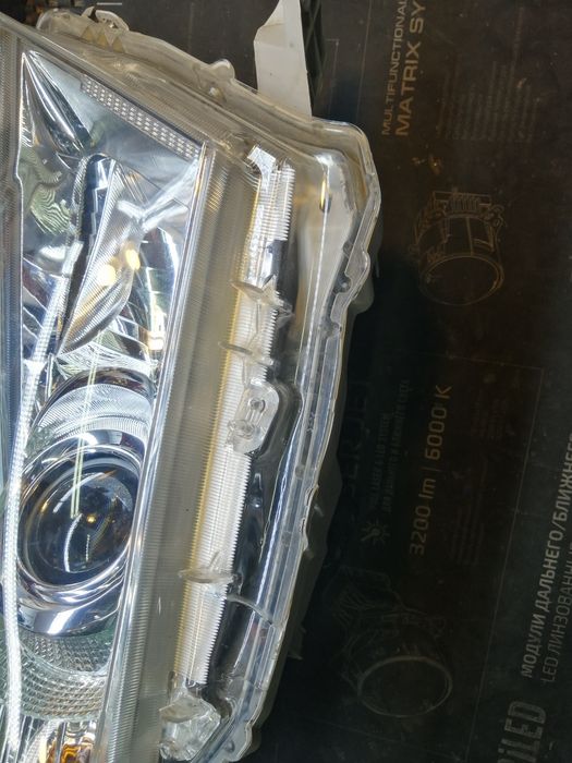Фара тойота хайландер оригинал