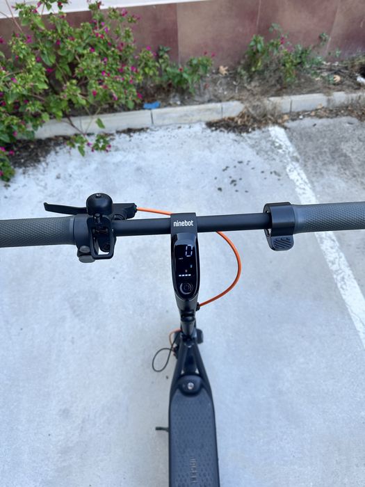 Електрическа тротинетка Segway Ninebot F2 Pro