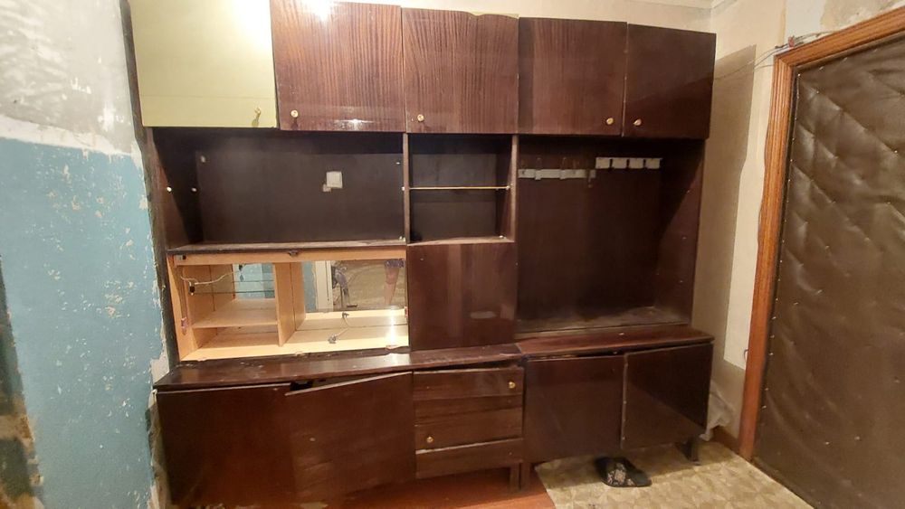 Отдам даром два шкафа от стенки советской